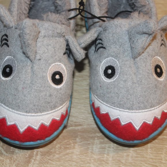 Toddler Shark Slippers by Wonder Nation - Picture 2 of 4